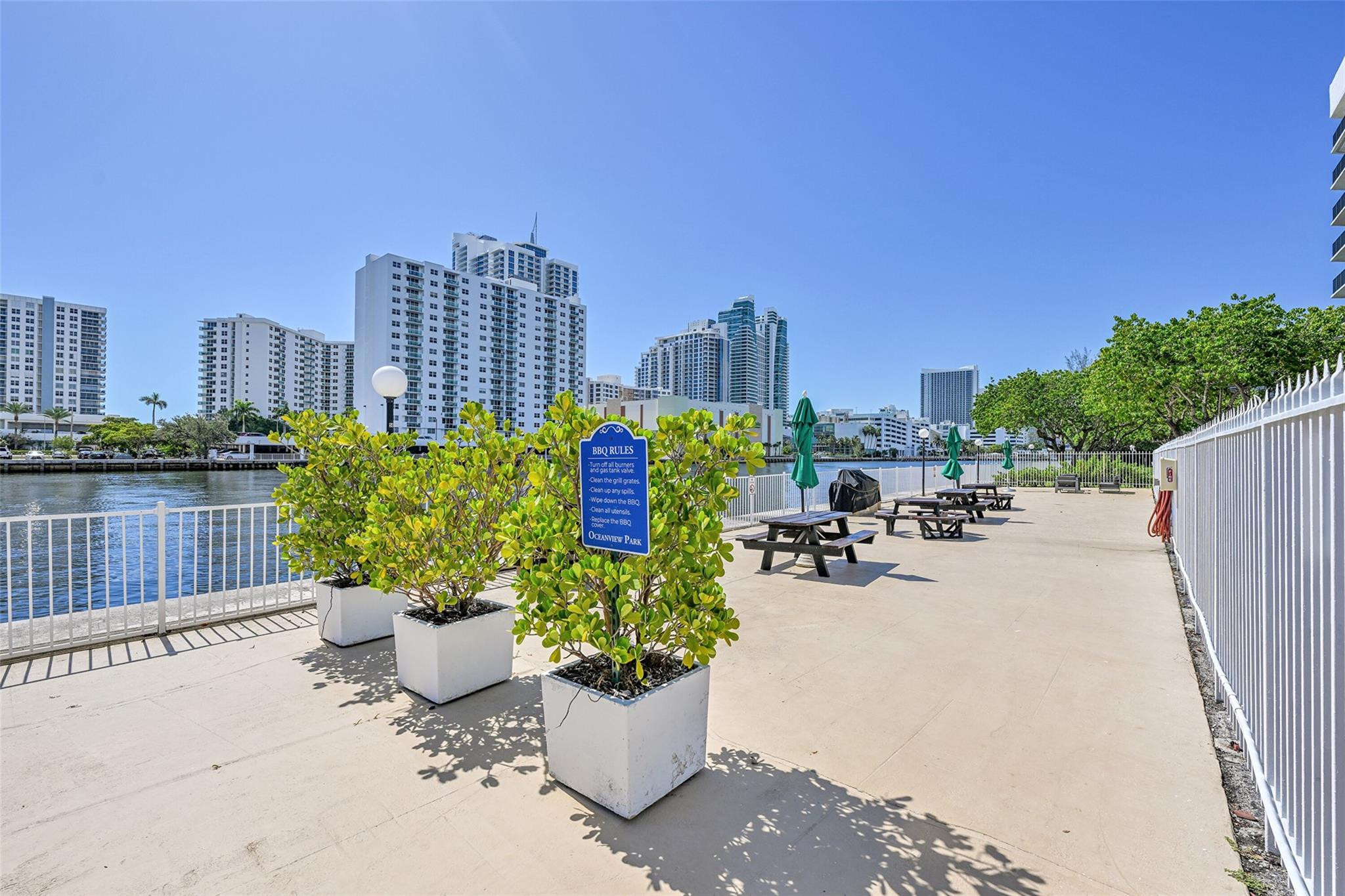 800 Parkview #218 Hallandale Beach, FL 33009