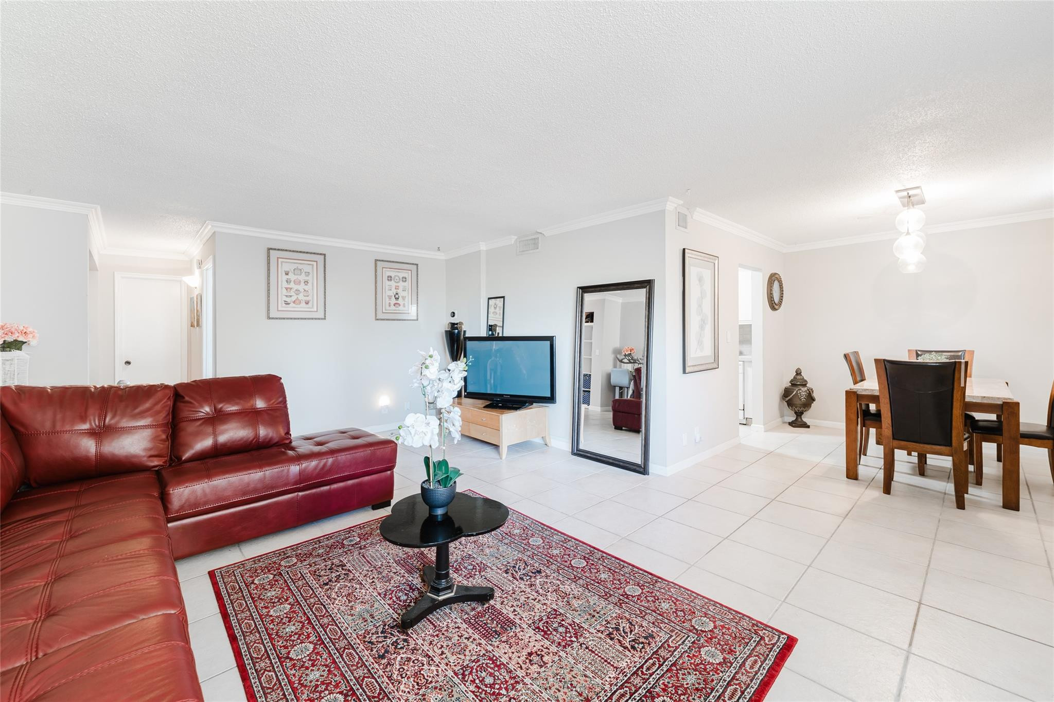 1811 Jefferson #304 Hollywood, FL 33020