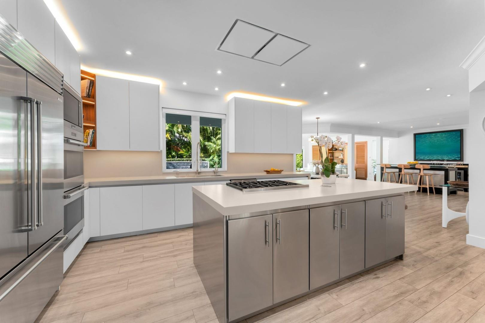 2516 Sunset Miami Beach, FL 33140