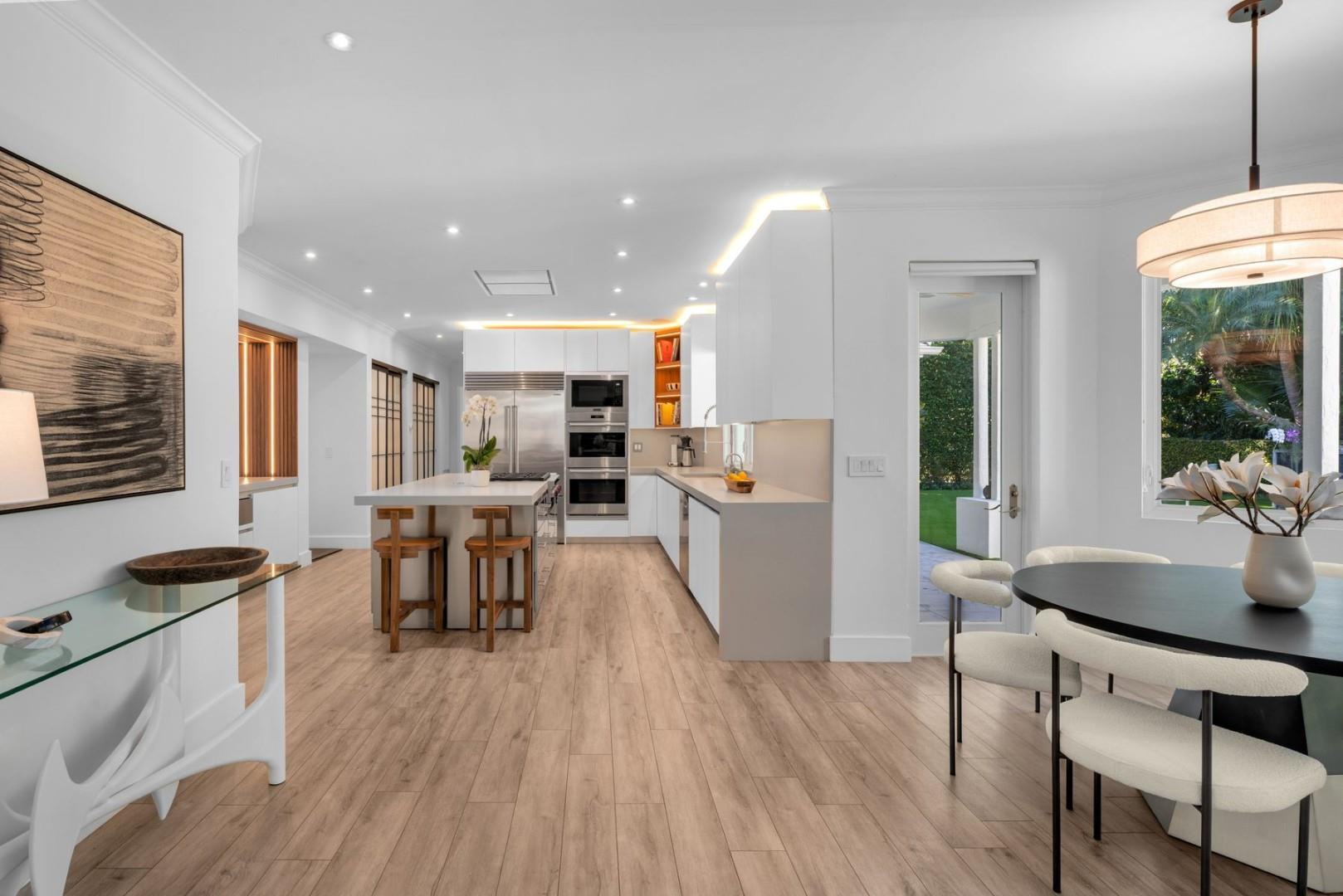 2516 Sunset Miami Beach, FL 33140