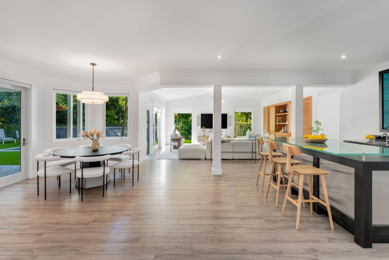 2516 Sunset Miami Beach, FL 33140