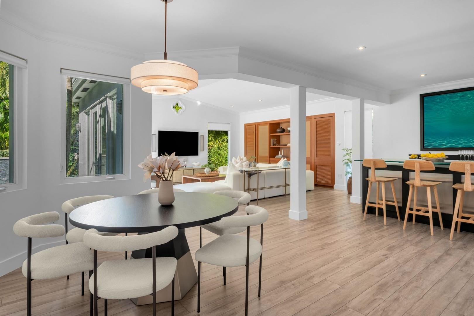 2516 Sunset Miami Beach, FL 33140