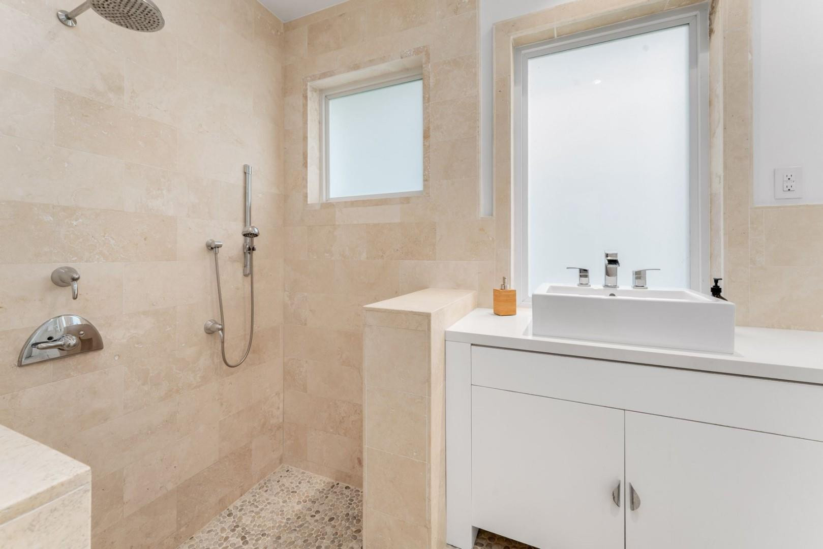 2516 Sunset Miami Beach, FL 33140