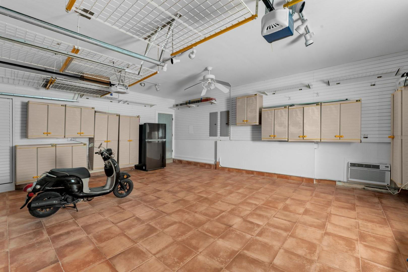 2516 Sunset Miami Beach, FL 33140