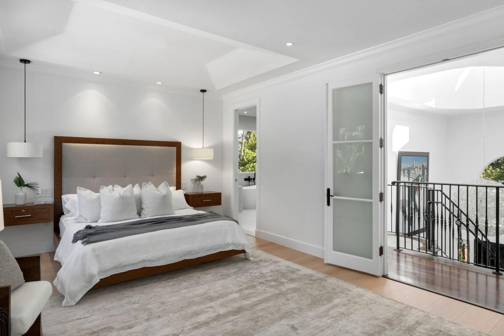 2516 Sunset Miami Beach, FL 33140