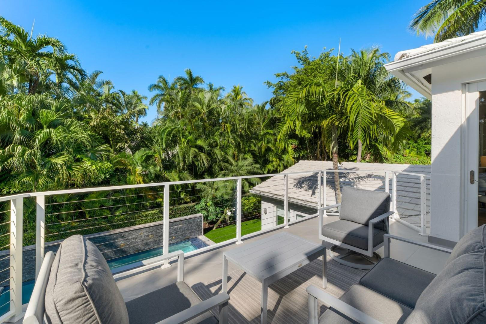 2516 Sunset Miami Beach, FL 33140