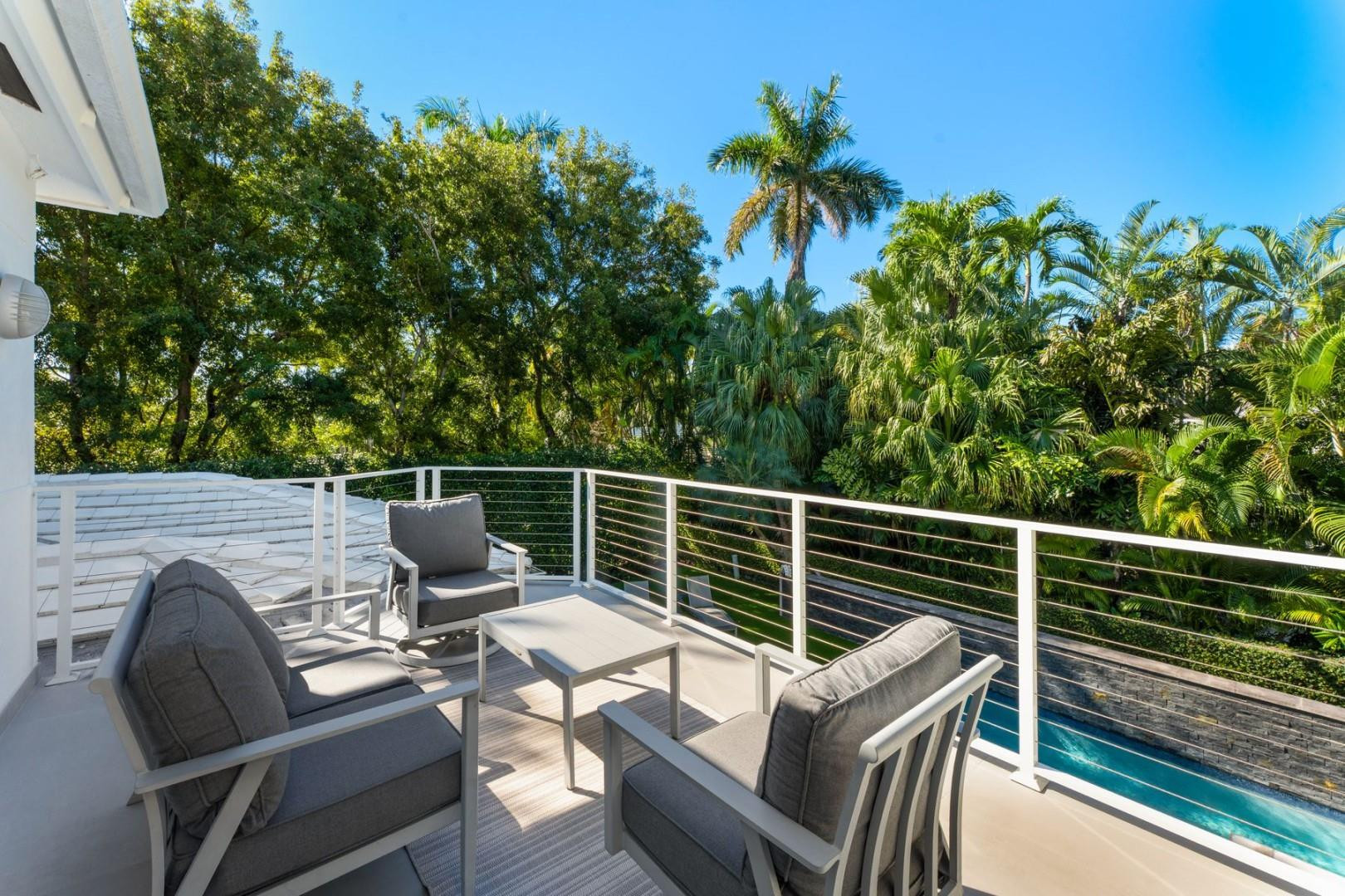 2516 Sunset Miami Beach, FL 33140