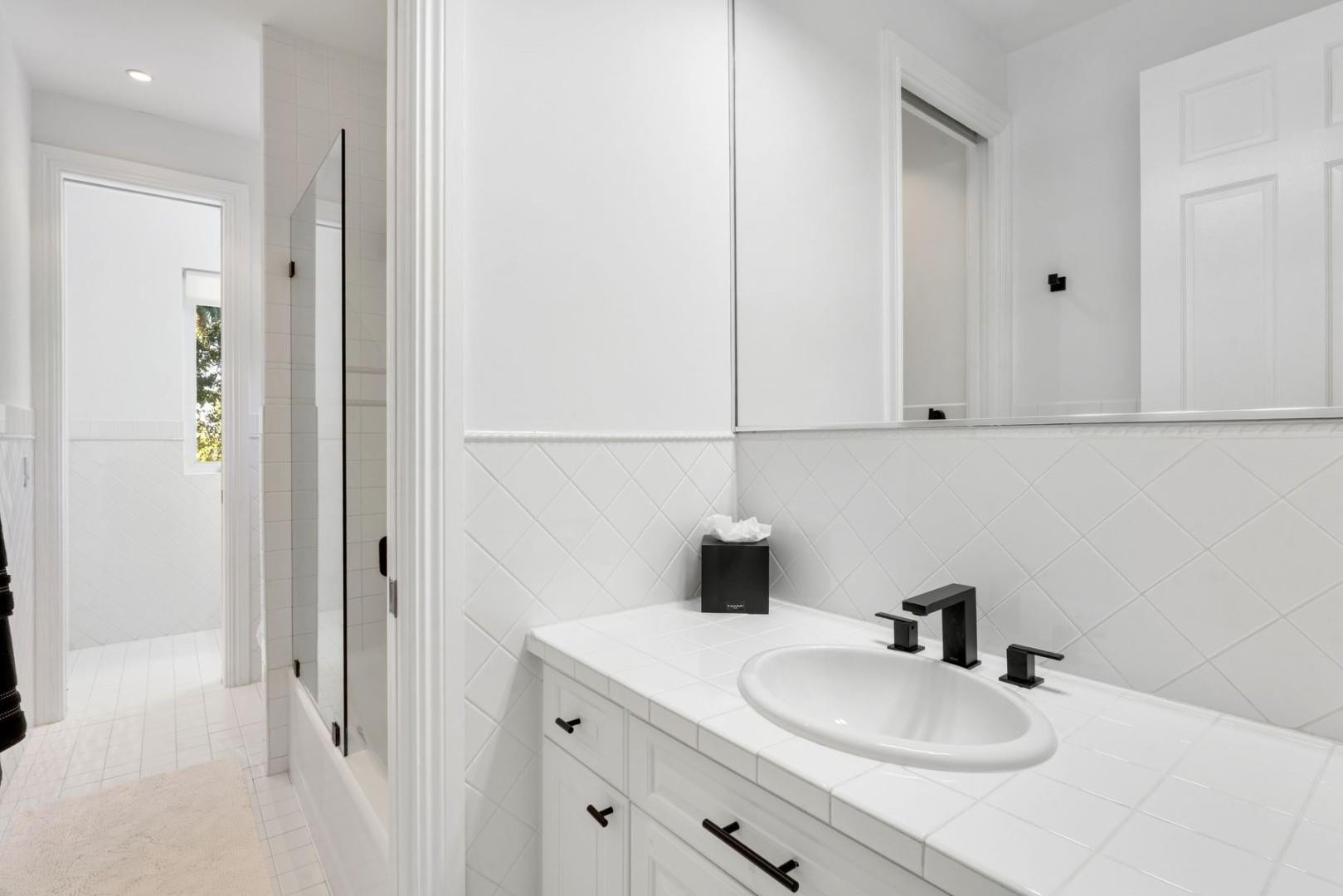 2516 Sunset Miami Beach, FL 33140