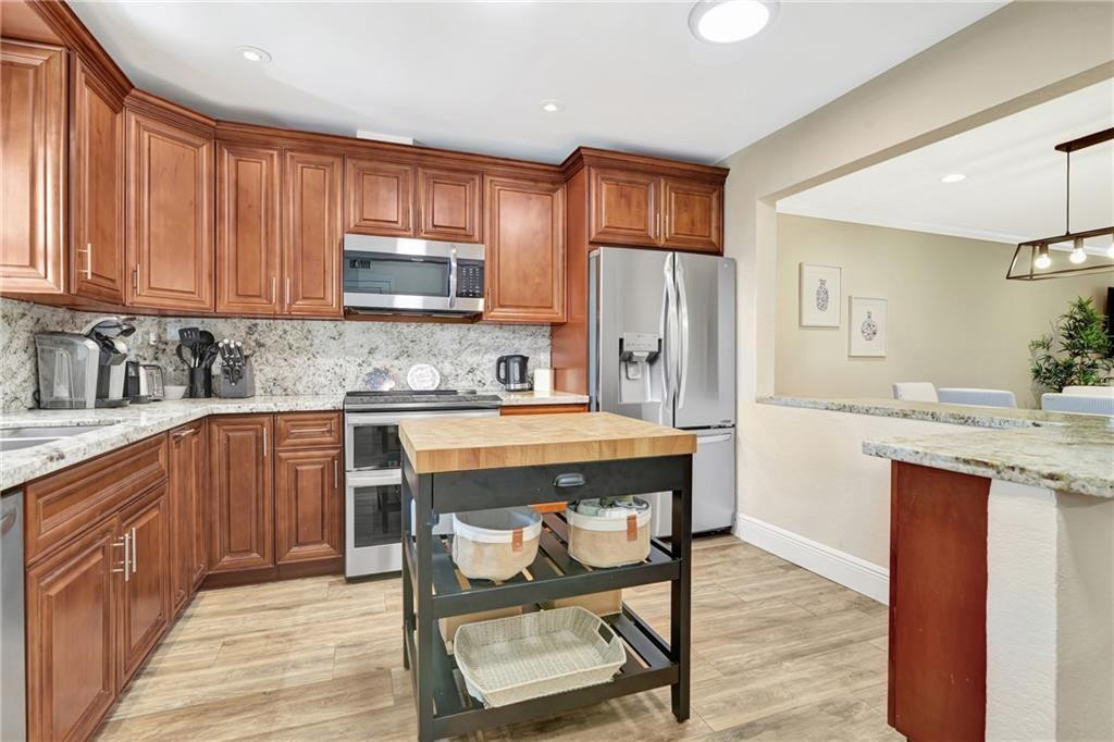 3201 NE 36th #17 Fort Lauderdale, FL 33308