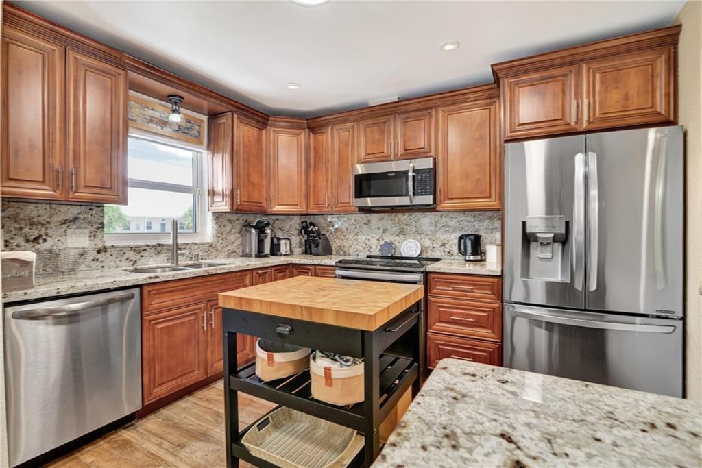 3201 NE 36th #17 Fort Lauderdale, FL 33308