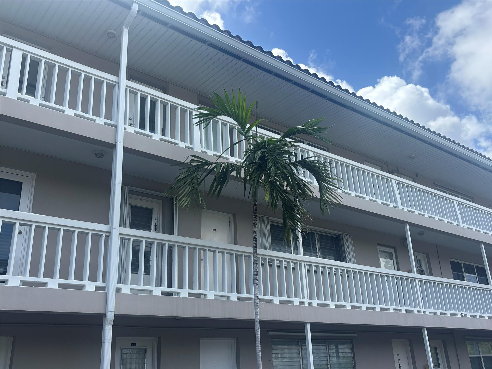 900 SW 12th #202 Fort Lauderdale, FL 33315