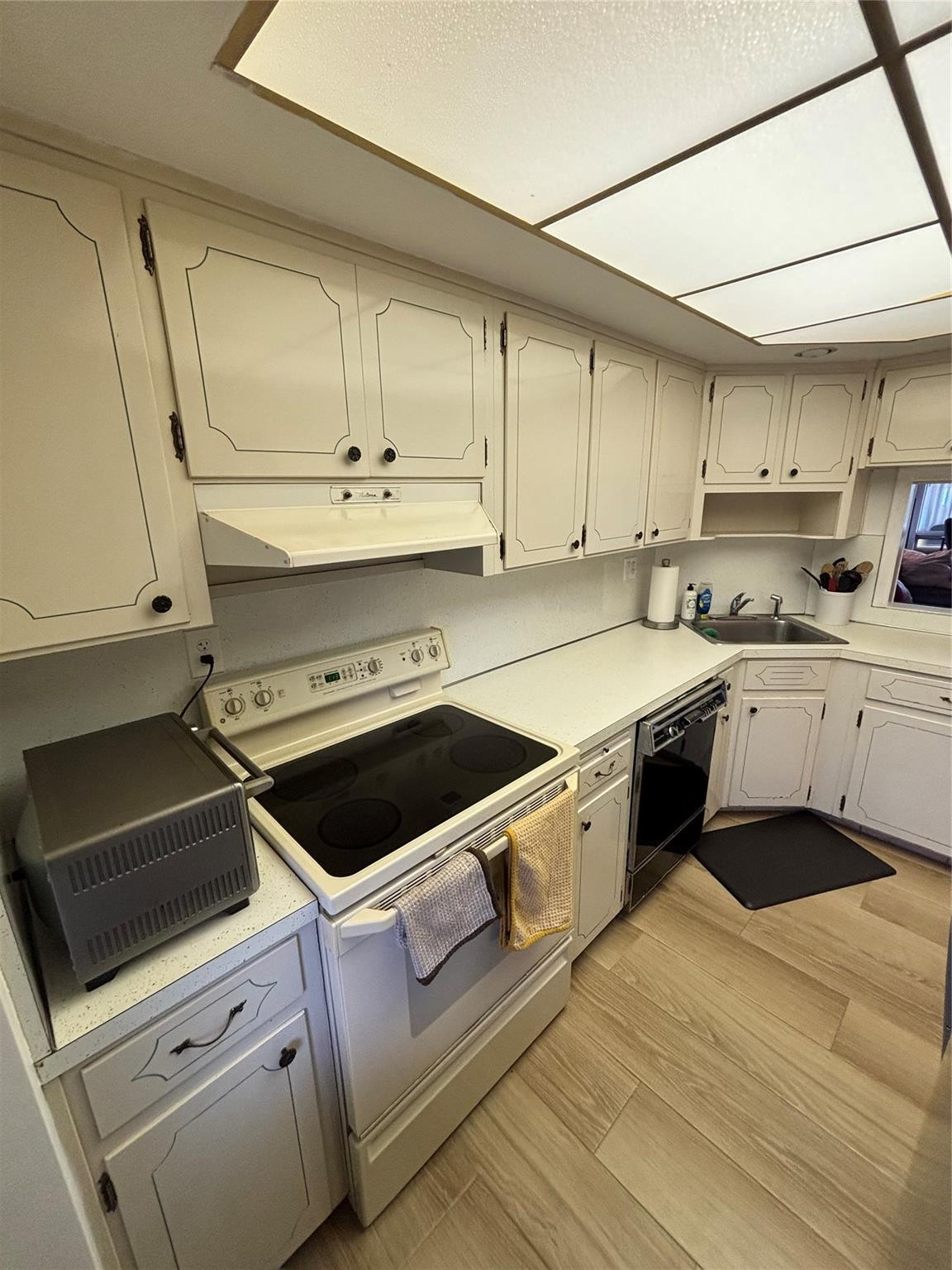 900 SW 12th #202 Fort Lauderdale, FL 33315