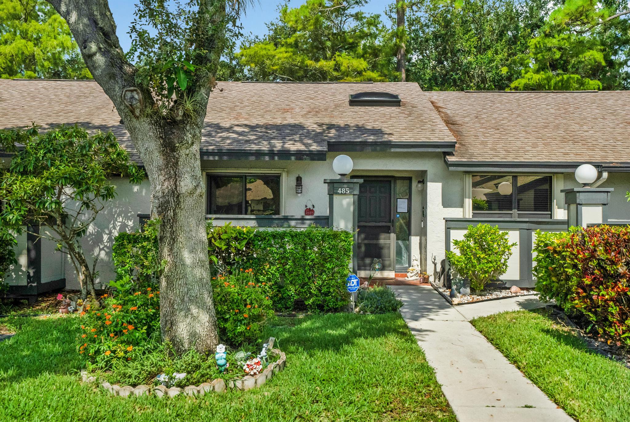 485 Lynbrook Ct