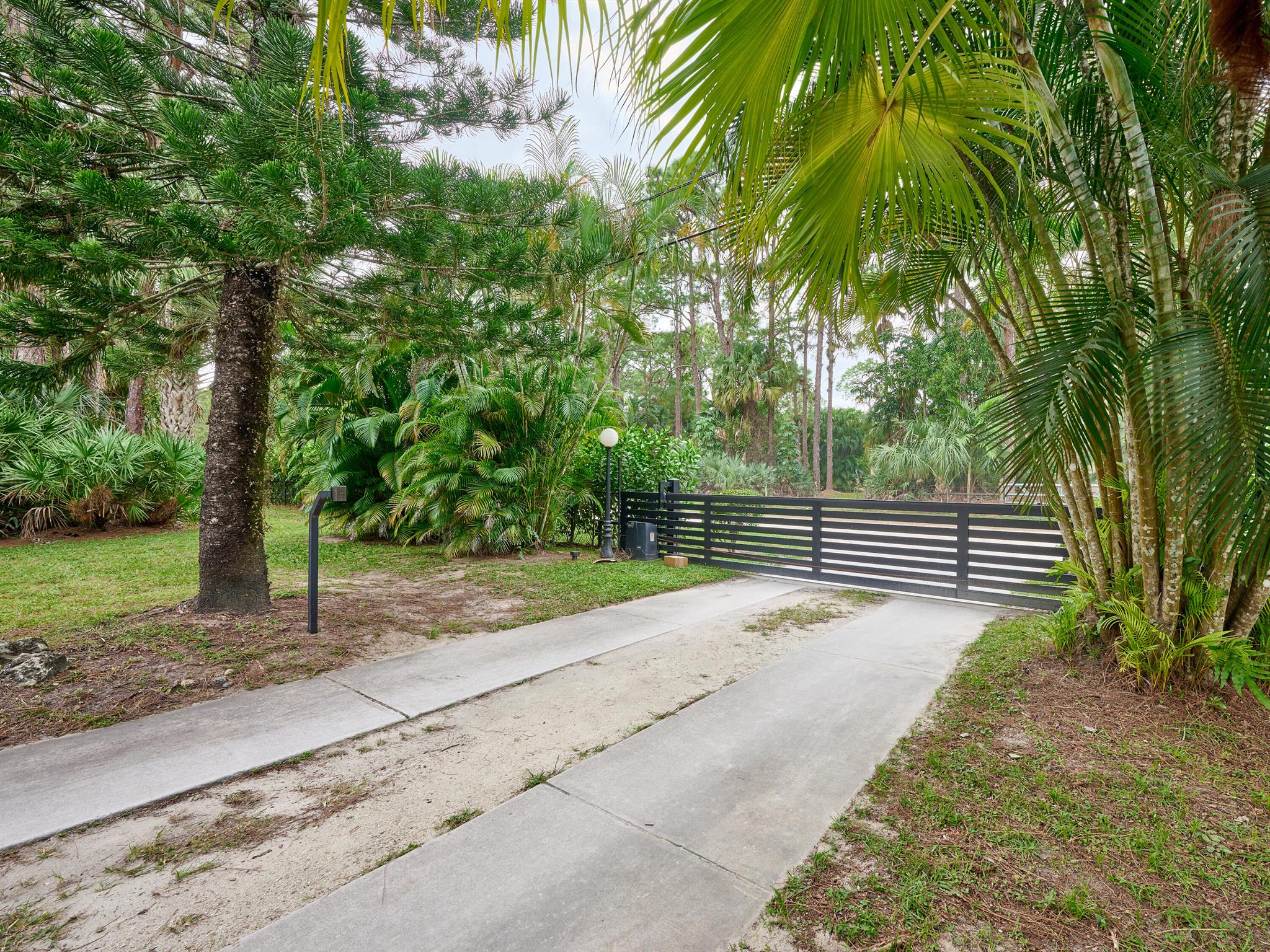 18238 128th Trl Jupiter, FL 33478