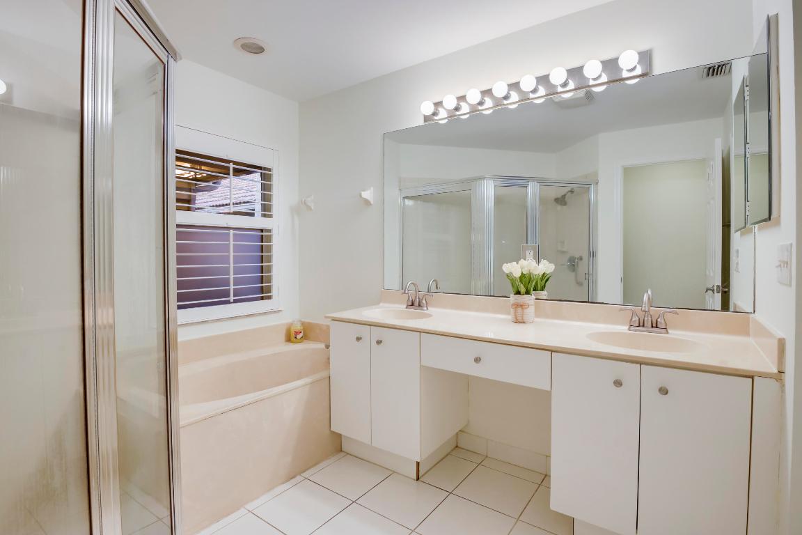 12958 Hampton Lks Boynton Beach, FL 33436