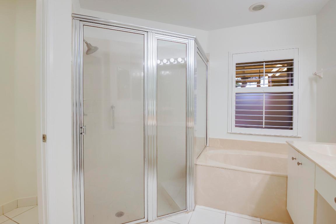 12958 Hampton Lks Boynton Beach, FL 33436