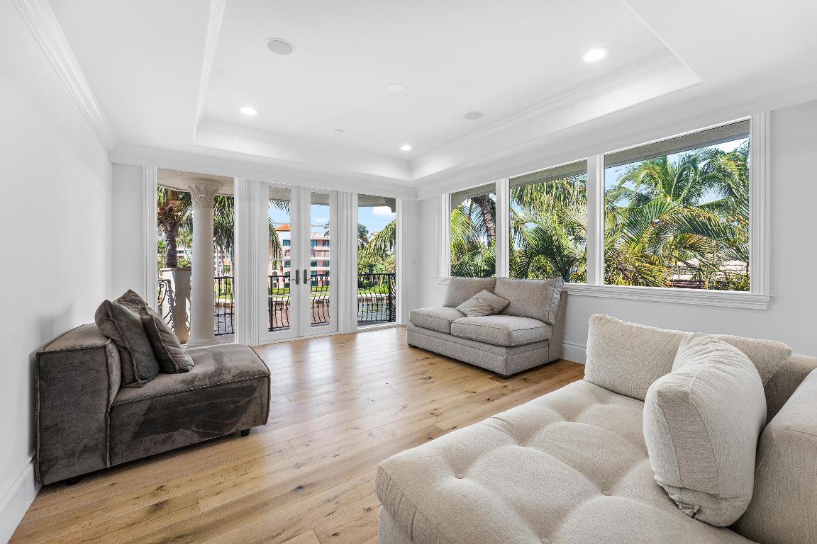 155 SE Spanish Boca Raton, FL 33432