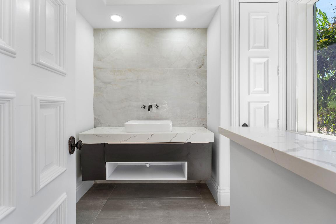 155 SE Spanish Boca Raton, FL 33432