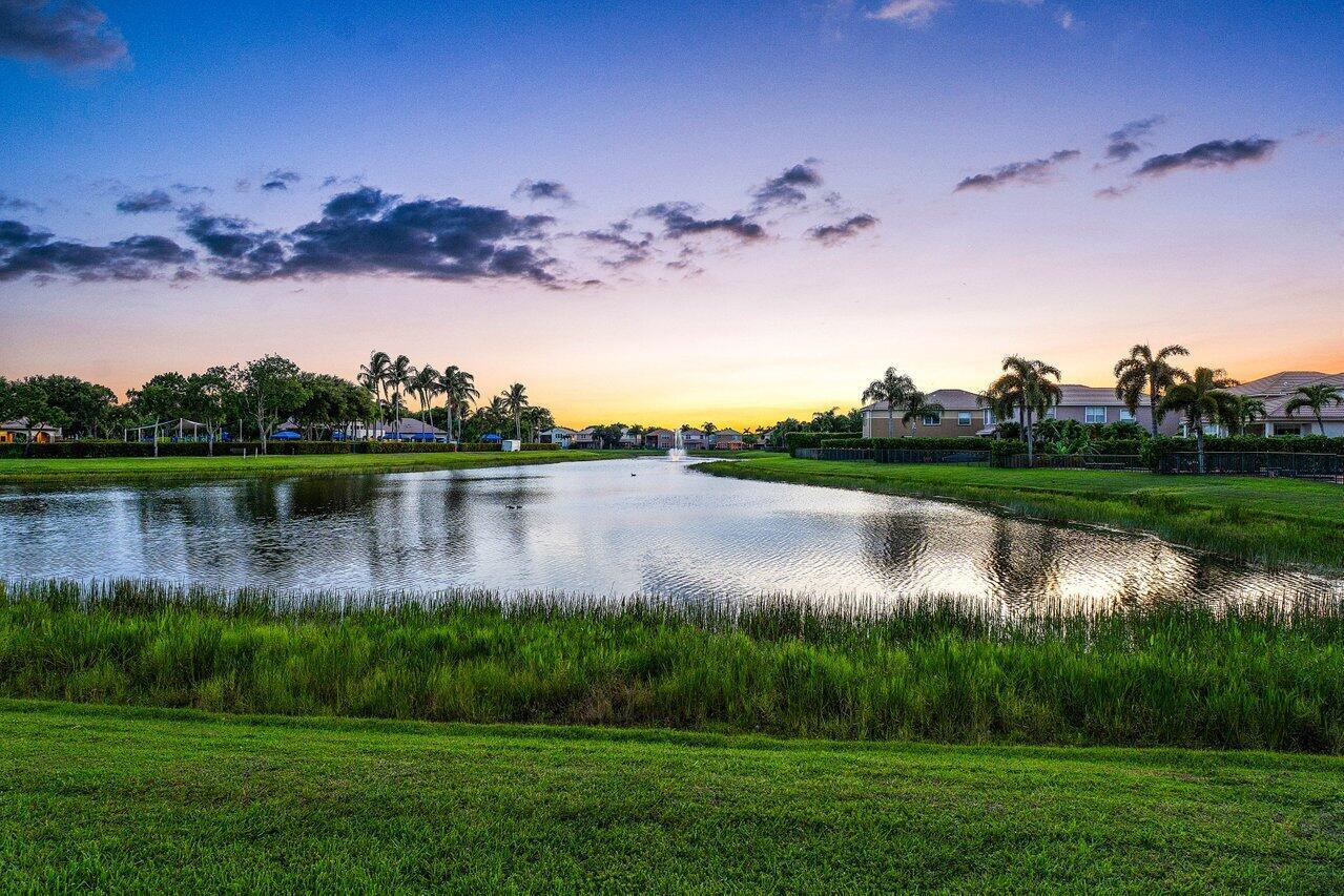 8375 Emerald Winds Cir