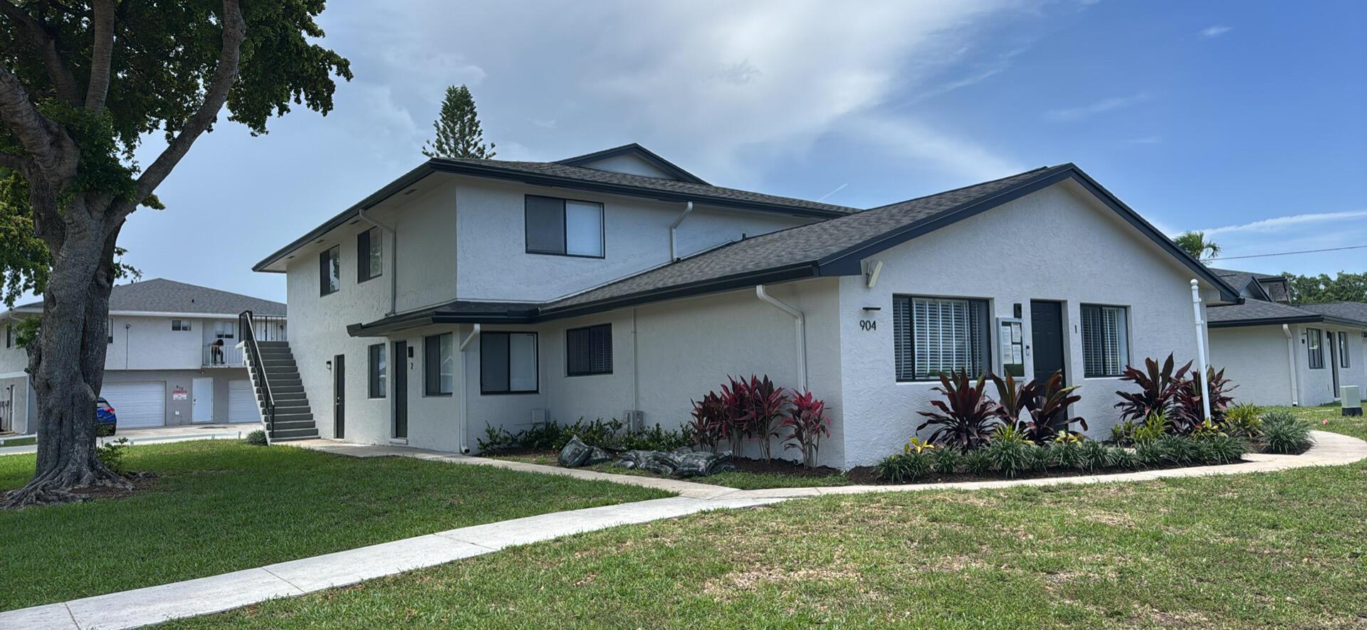 805 Tiffany Dr #2