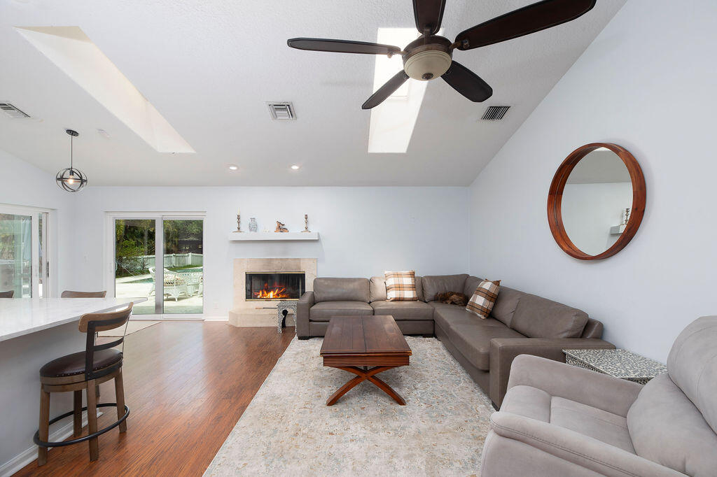 16215 121st Jupiter, FL 33478