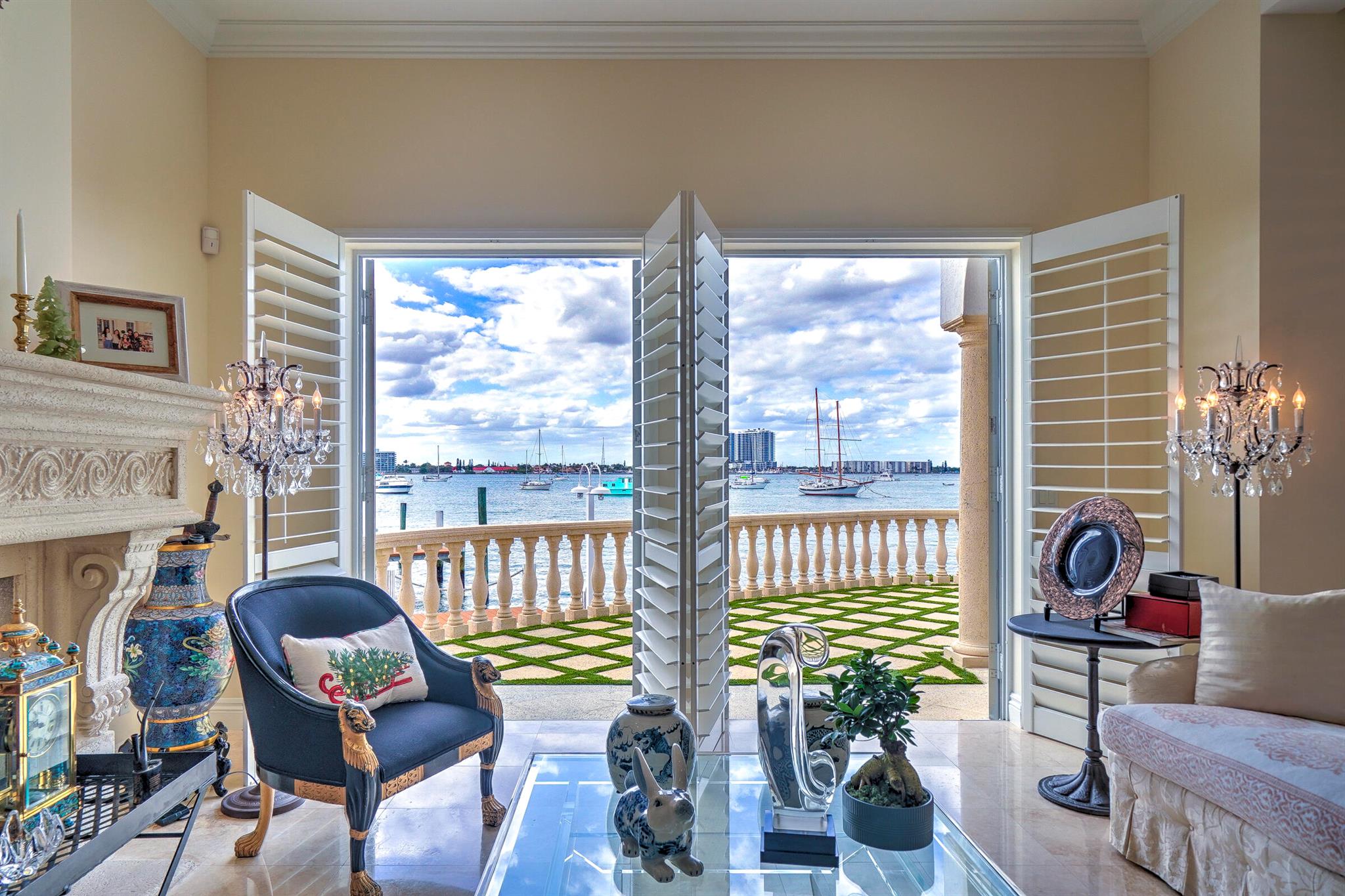 2775 Lake Dr Singer Island, FL 33404