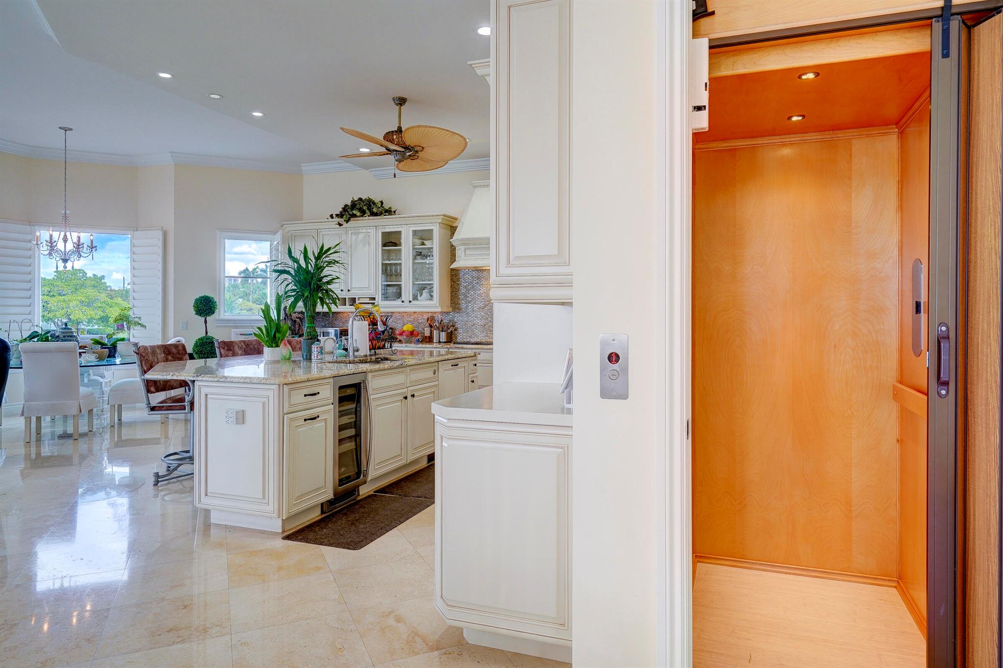 2775 Lake Dr Singer Island, FL 33404