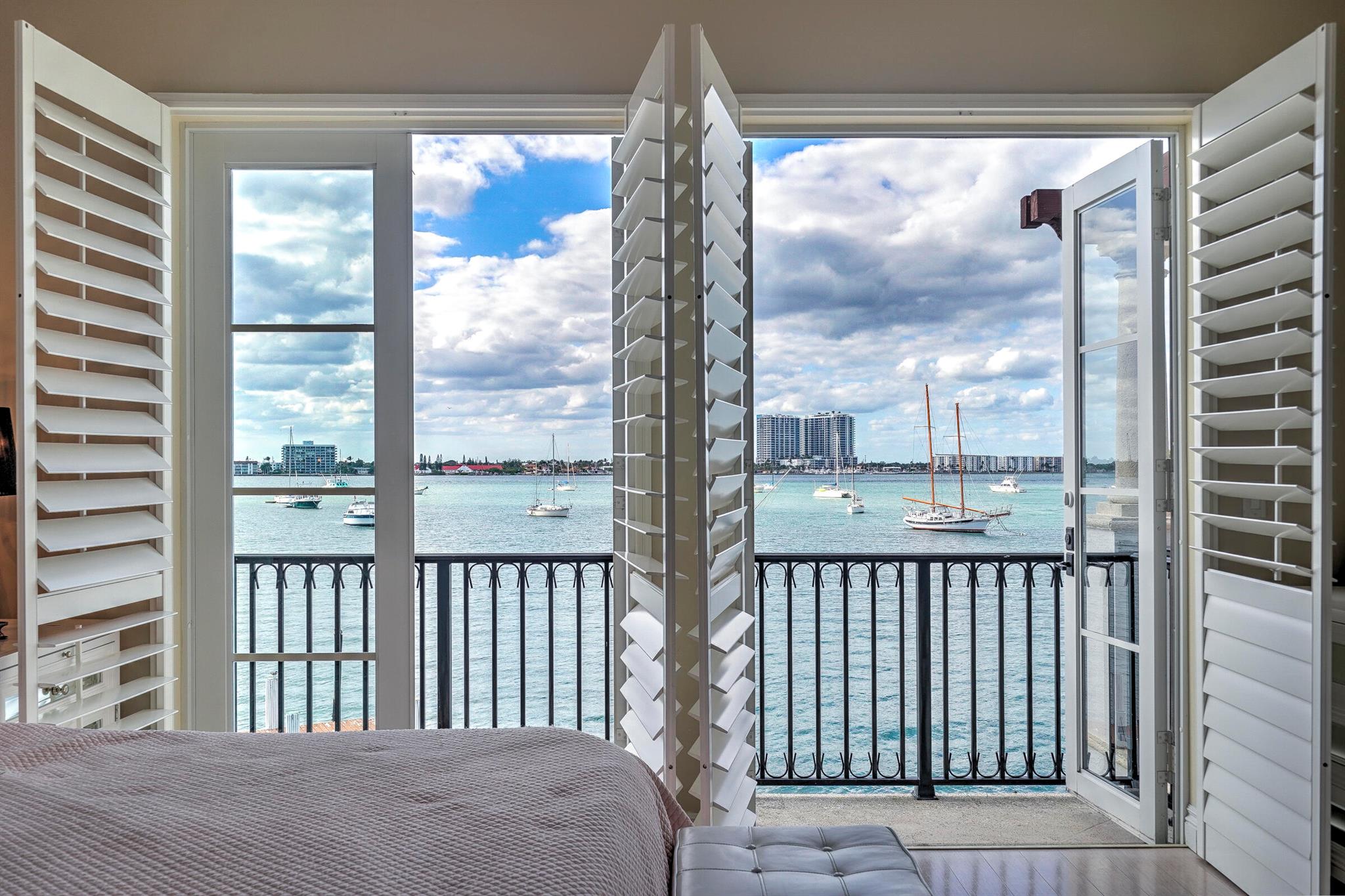 2775 Lake Dr Singer Island, FL 33404