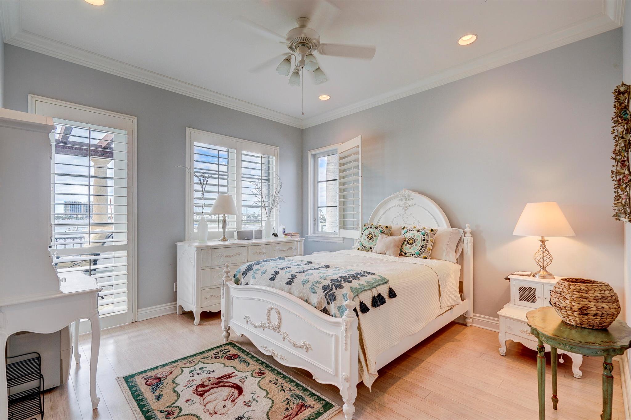 2775 Lake Dr Singer Island, FL 33404