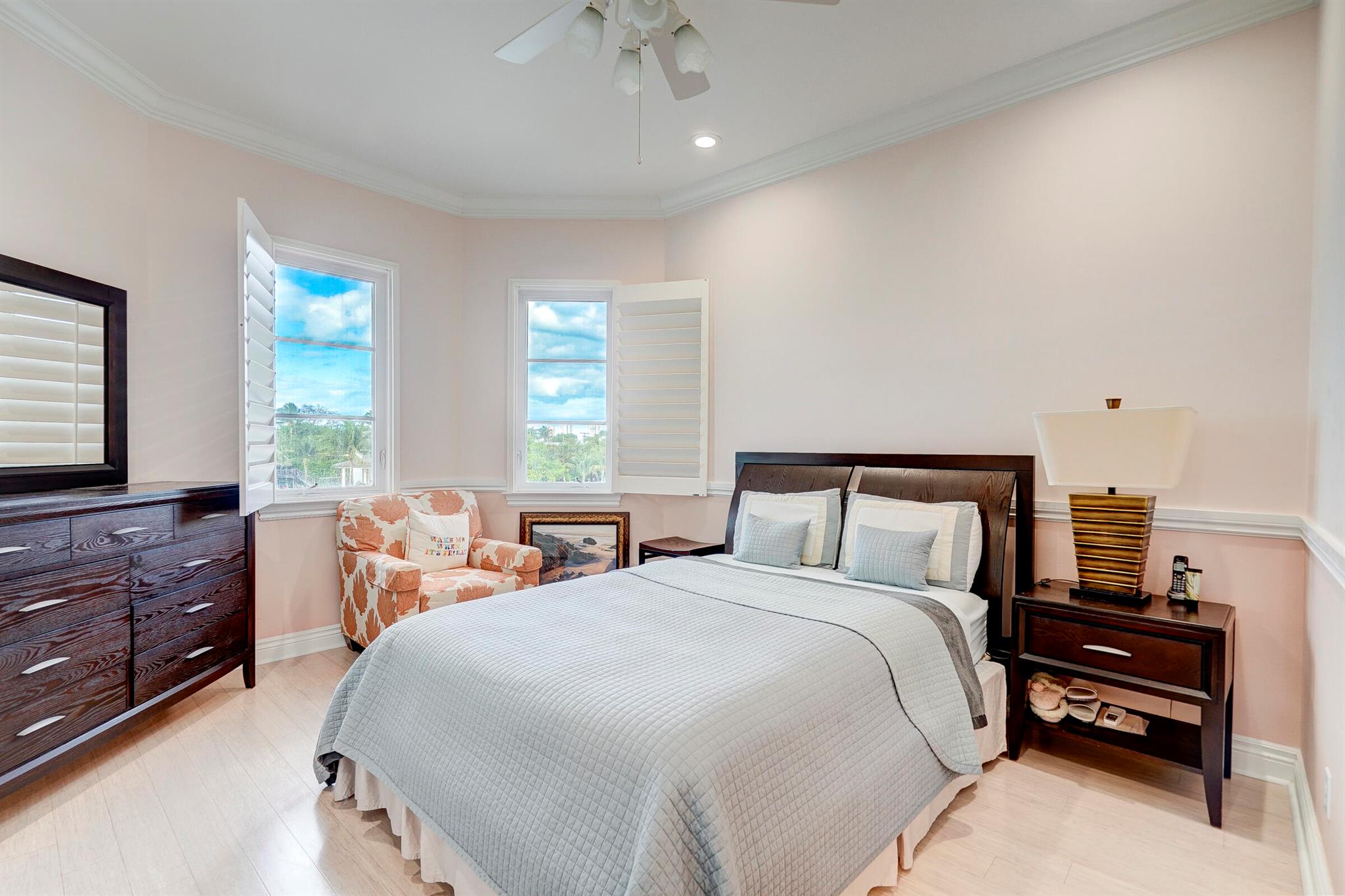 2775 Lake Dr Singer Island, FL 33404