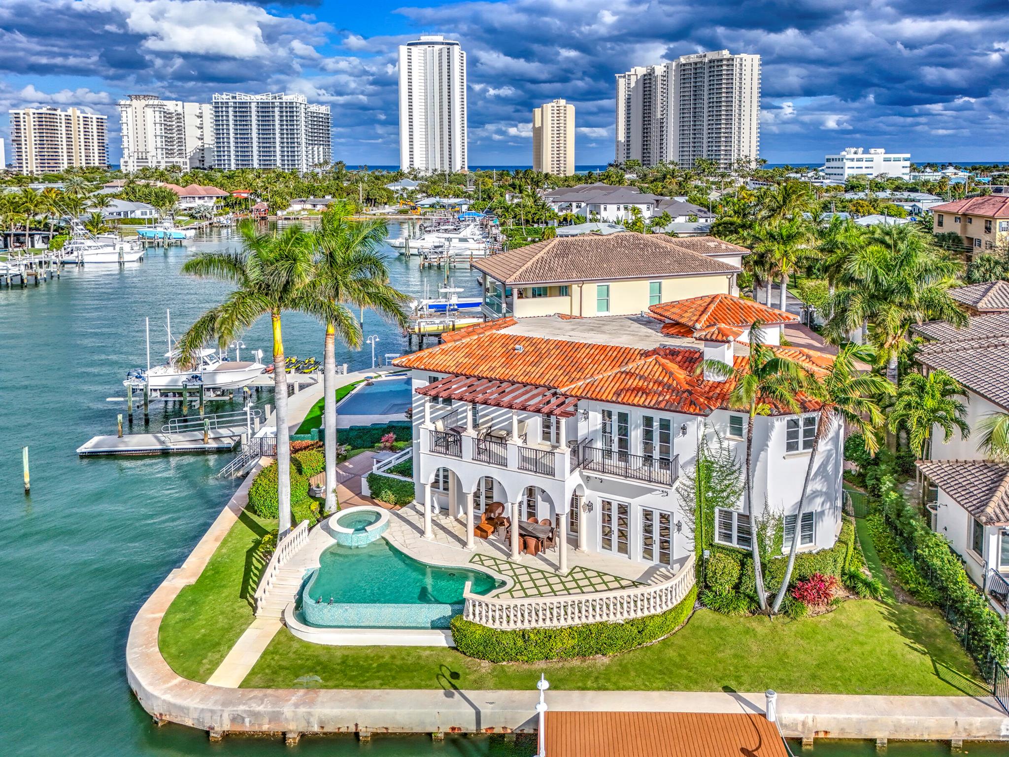 2775 Lake Dr Singer Island, FL 33404