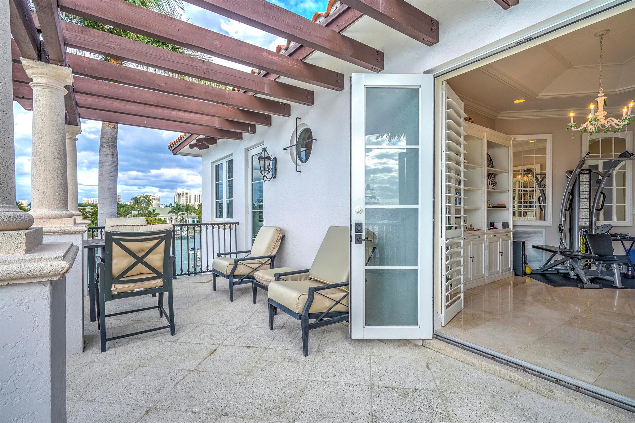 2775 Lake Dr Singer Island, FL 33404