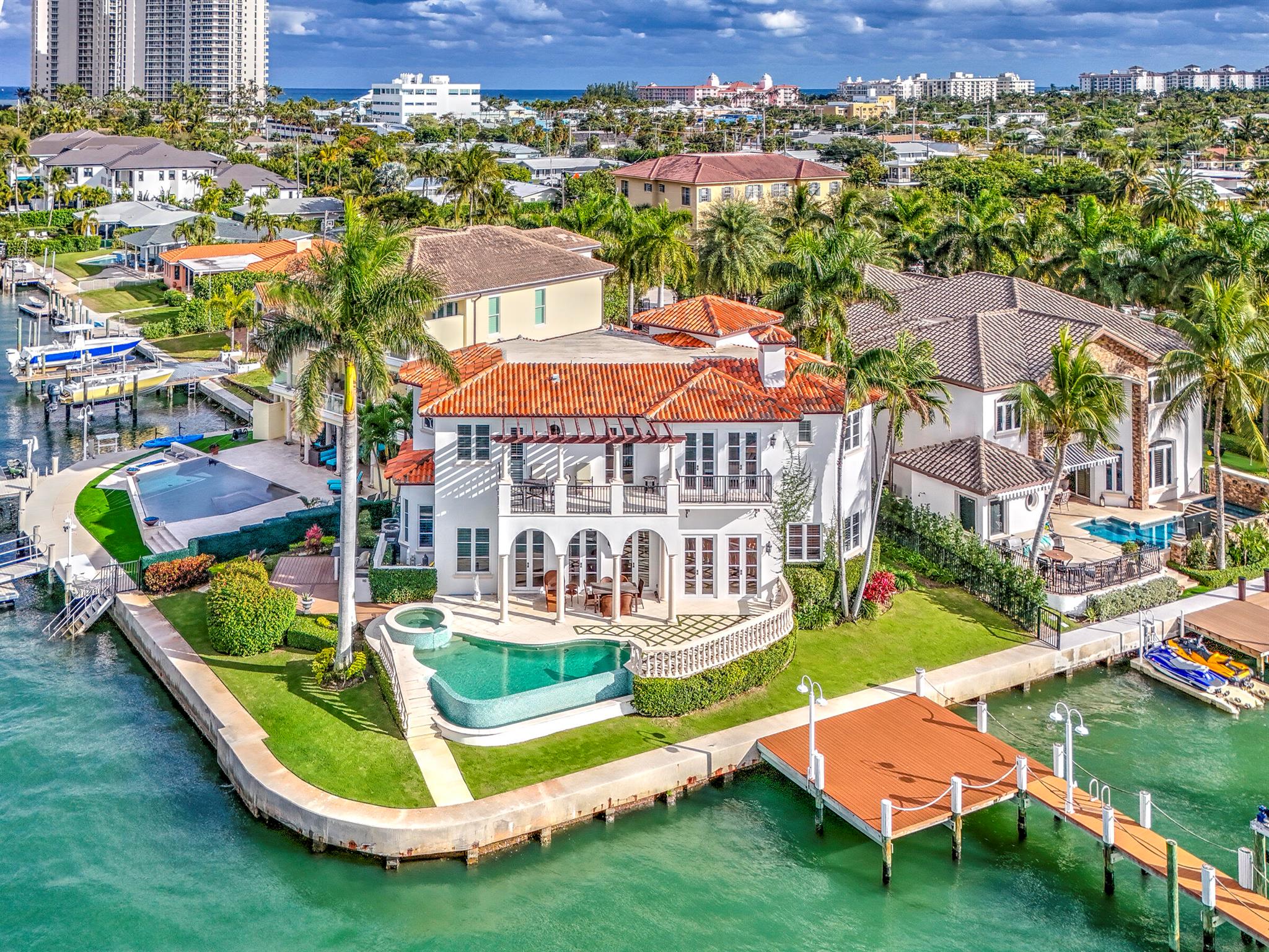 2775 Lake Dr Singer Island, FL 33404