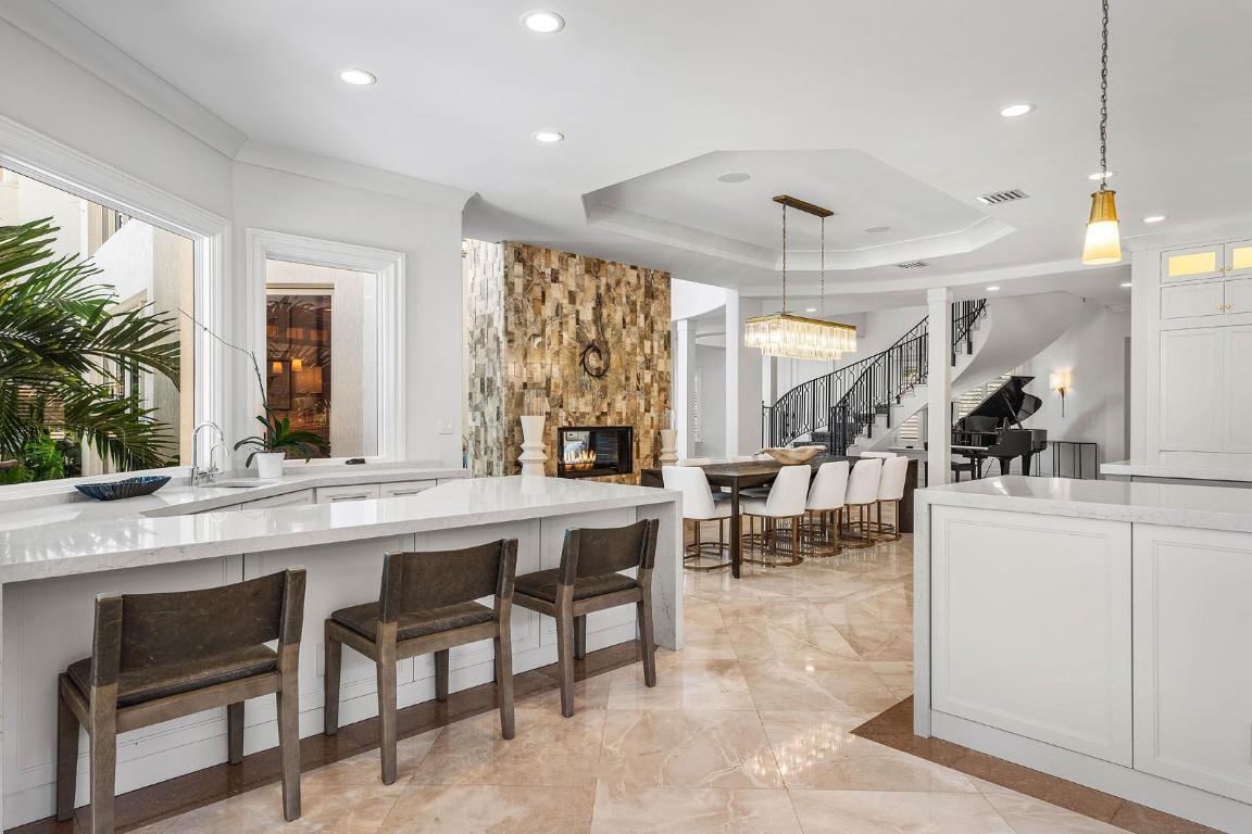 121 Royal Palm Boca Raton, FL 33432