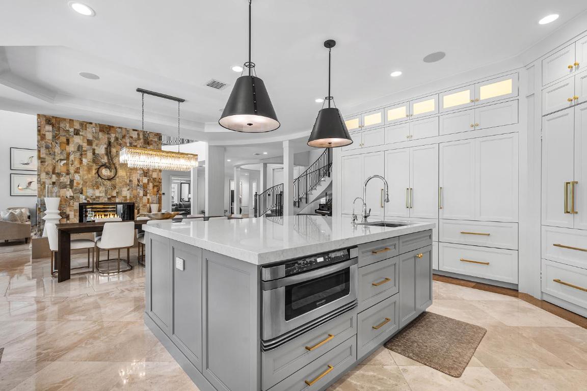 121 Royal Palm Boca Raton, FL 33432