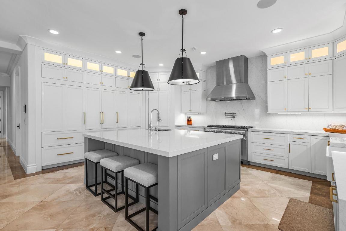 121 Royal Palm Boca Raton, FL 33432