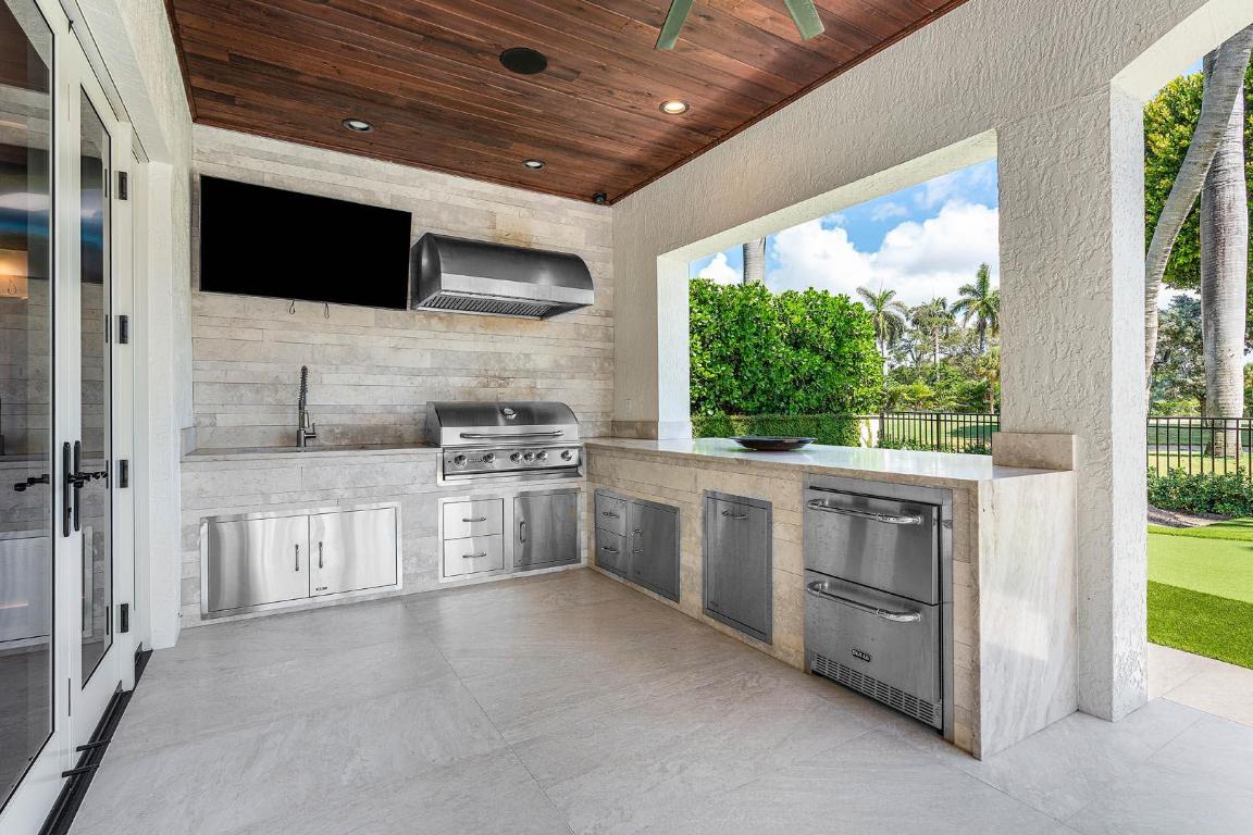 121 Royal Palm Boca Raton, FL 33432