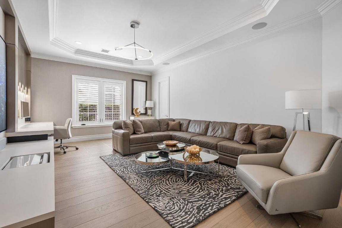 121 Royal Palm Boca Raton, FL 33432