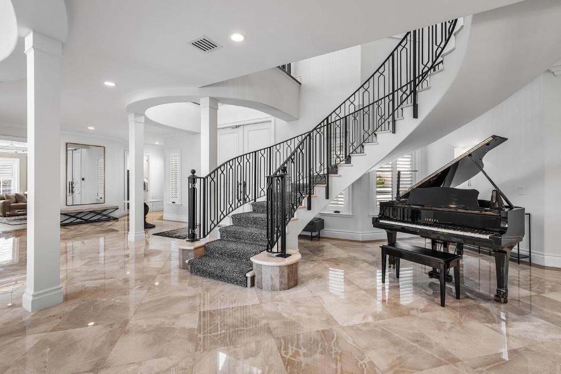 121 Royal Palm Boca Raton, FL 33432