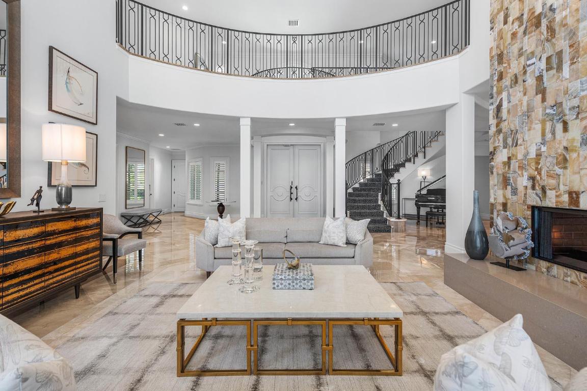 121 Royal Palm Boca Raton, FL 33432