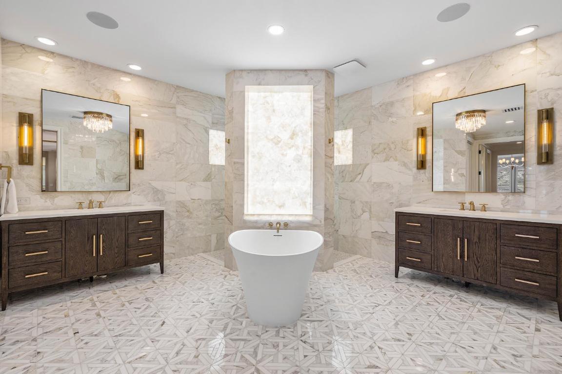 121 Royal Palm Boca Raton, FL 33432