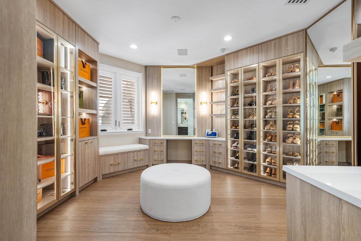 121 Royal Palm Boca Raton, FL 33432