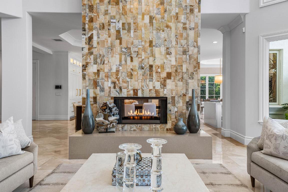 121 Royal Palm Boca Raton, FL 33432