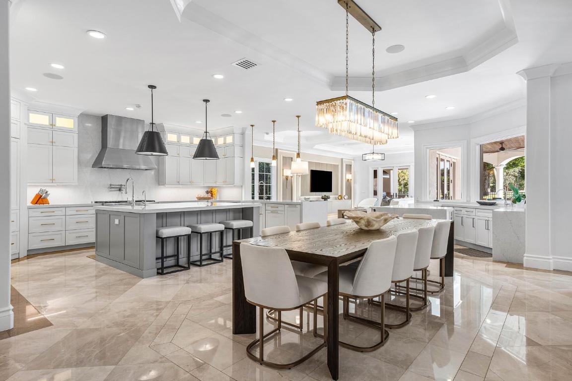 121 Royal Palm Boca Raton, FL 33432