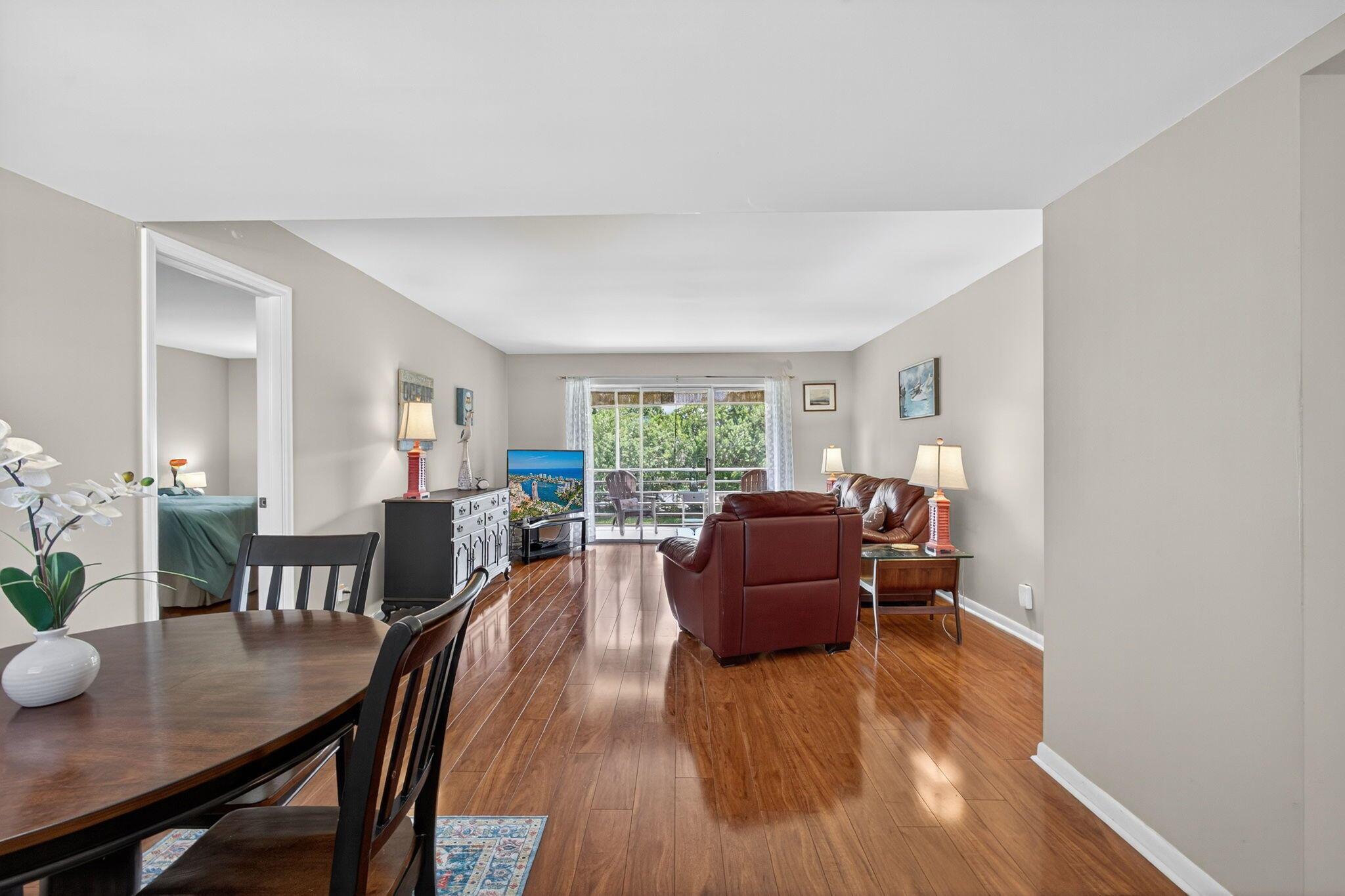 225 Bonnie Blvd #208