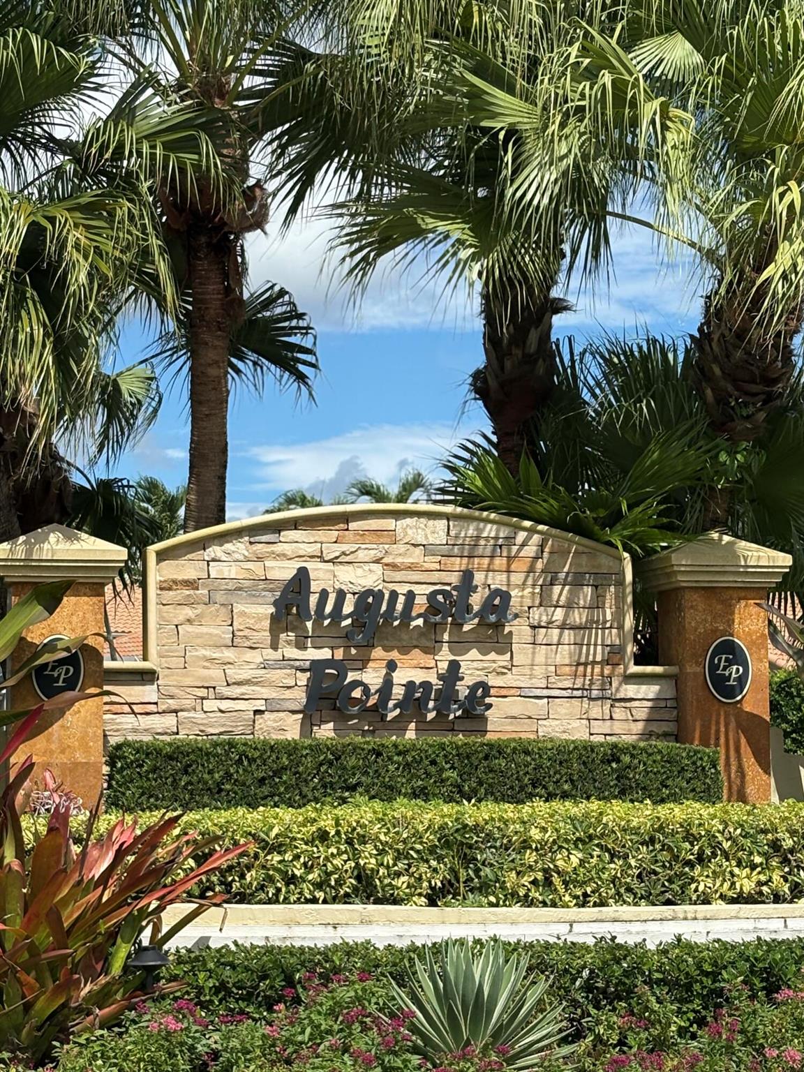 927 Augusta Pointe Dr