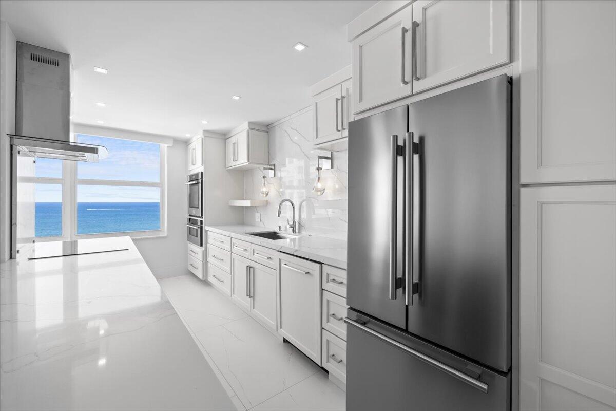 4300 N Ocean Blvd #15d