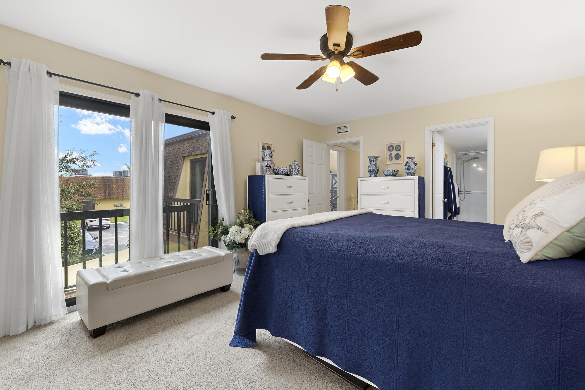 110 N Delaware Blvd #18a Jupiter, FL 33458