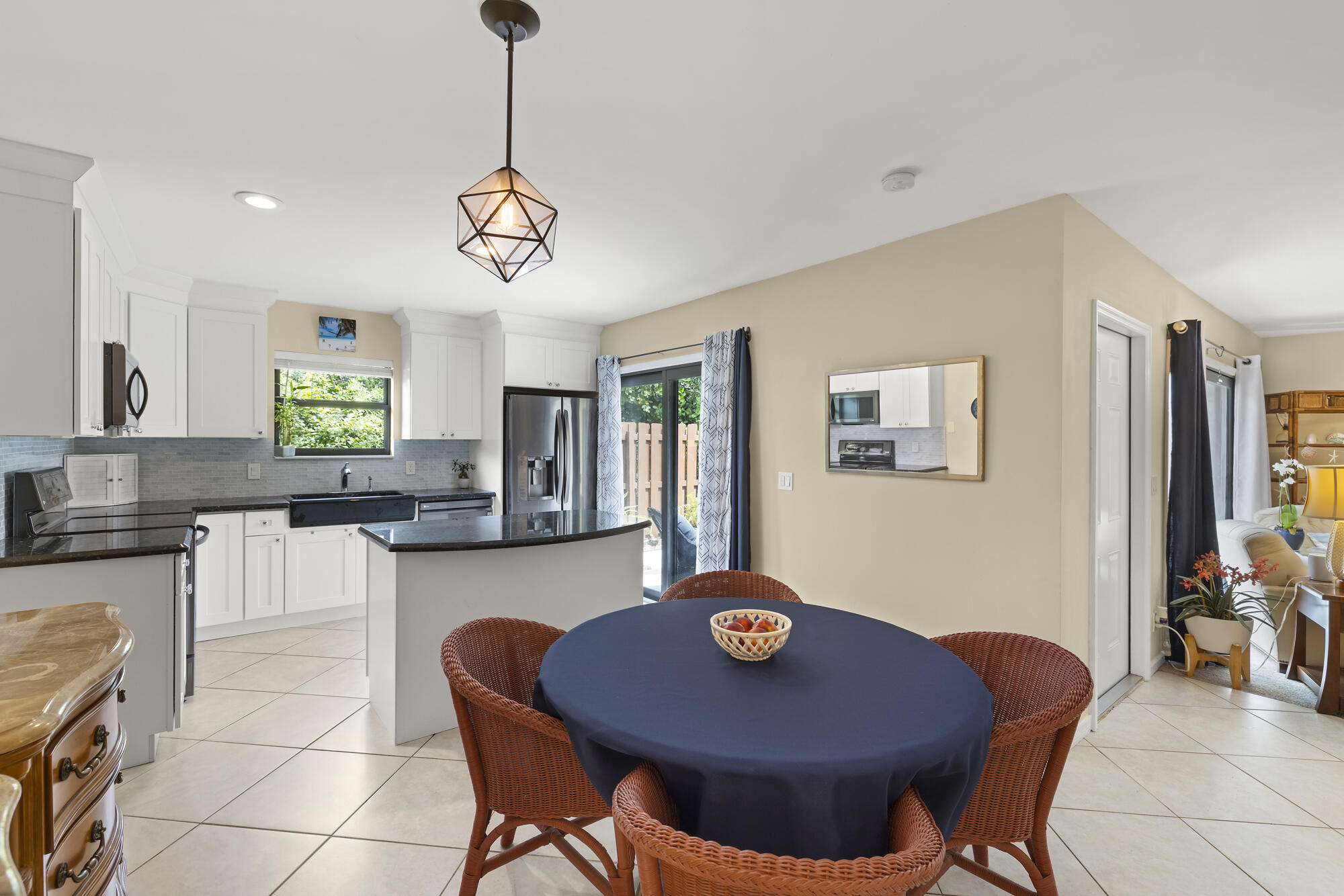 110 N Delaware Blvd #18a Jupiter, FL 33458