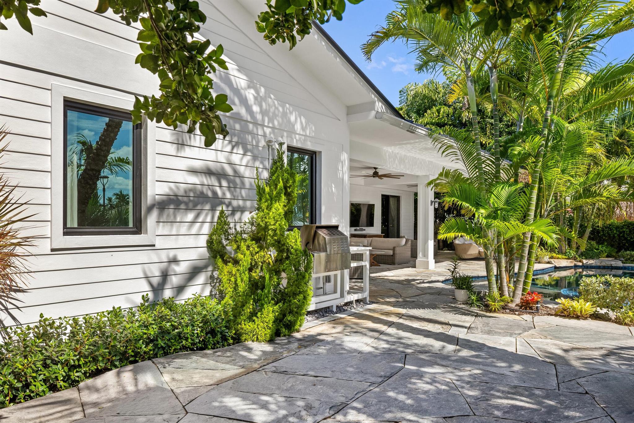 940 Greenbriar Dr Boynton Beach, FL 33435